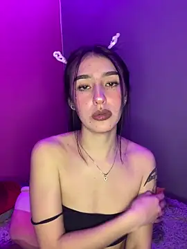 Snapshot of NickieCute- chatting on 05/01/26, 02:05 NickieCute- online show from 05/01/26, 02:05