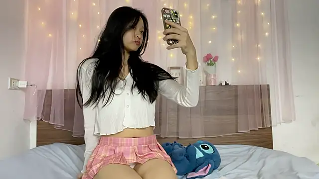 shy pink doll online show from 06/16/26, 03:23