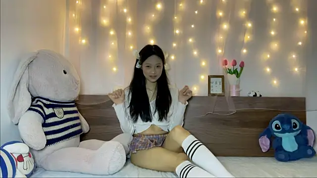 Snapshot of shy_pink_doll chatting on 05/20/26, 01:52 shy pink doll online show from 05/20/26, 01:52
