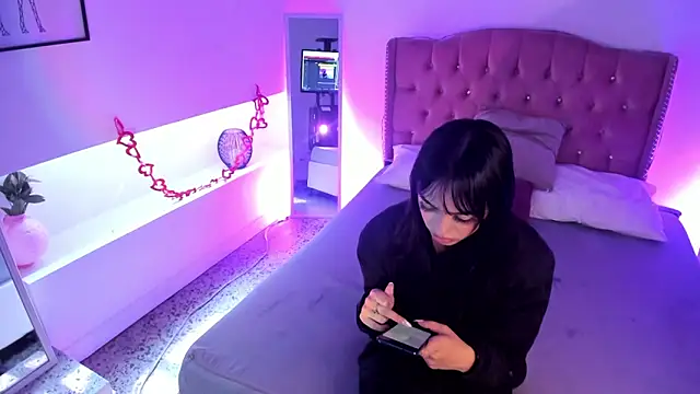 Snapshot of Antonella_Bratzz4 chatting on 04/28/26, 08:24 Antonella Bratzz4 online show from 04/28/26, 08:24