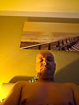 Snapshot of mannohmann5 chatting on 06/20/26, 05:56 mannohmann5 online show from 06/20/26, 05:56