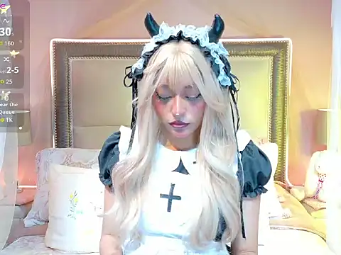 VaLuu   online show from 06/02/26, 01:11