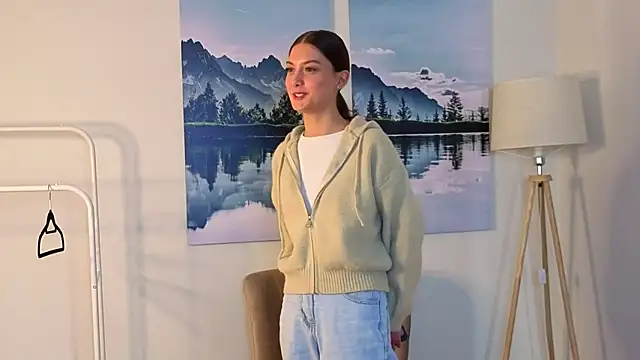 NatashaRieker online show from 04/15/26, 09:37