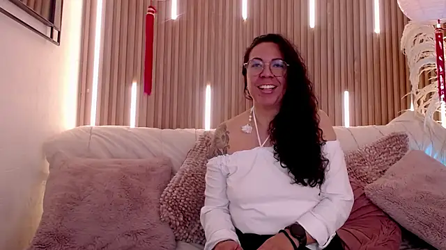 Velvet Curly online show from 05/27/26, 12:23