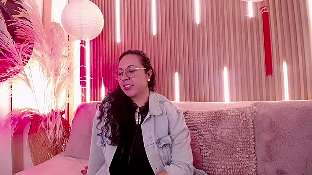 Velvet Curly online show from 05/24/26, 12:16