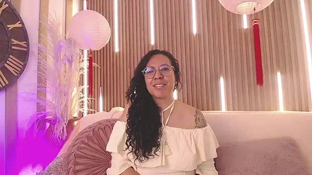 Velvet Curly online show from 05/14/26, 12:24