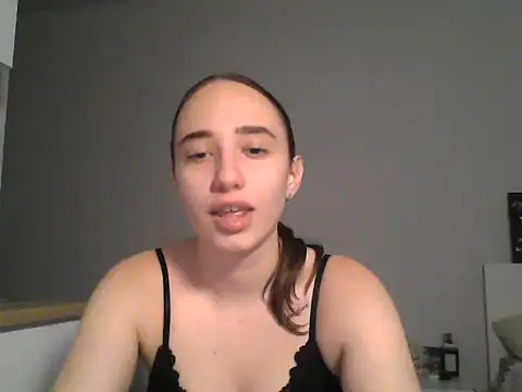 Snapshot of DarkMirel chatting on 06/21/26, 06:14 DarkMirel online show from 06/21/26, 06:14