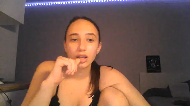 Snapshot of DarkMirel chatting on 07/11/26, 07:03 DarkMirel online show from 07/11/26, 07:03