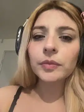 Bunnysweet95 online show from 04/23/26, 03:13