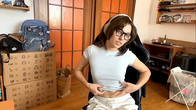PillowPeachX online show from 04/25/26, 11:35