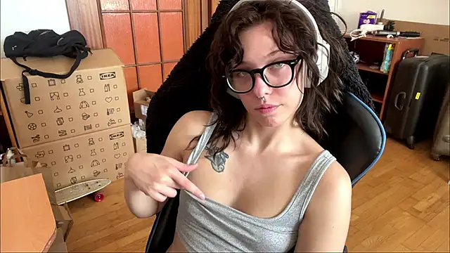 PillowPeachX online show from 05/29/26, 09:48