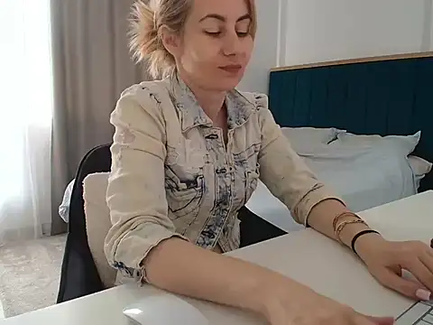 AdellynRose online show from 05/16/26, 02:38