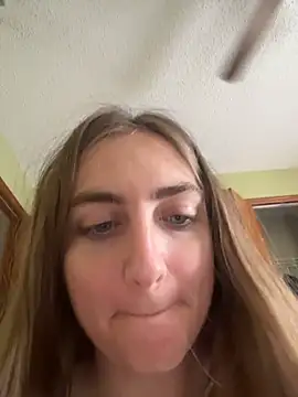 prettykitttty online show from 04/22/26, 06:36
