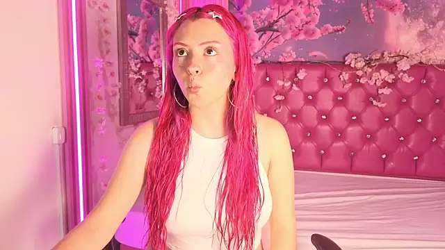 Snapshot of NinaKitty_ chatting on 04/15/26, 09:04 NinaKitty online show from 04/15/26, 09:04