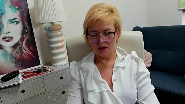 Snapshot of luna_xfantasy chatting on 04/23/26, 06:42 luna xfantasy online show from 04/23/26, 06:42