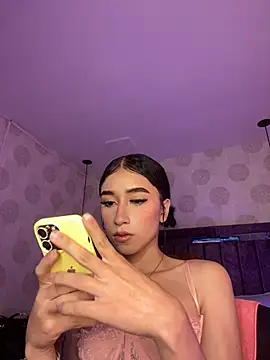 Alahia pink  online show from 04/15/26, 04:18