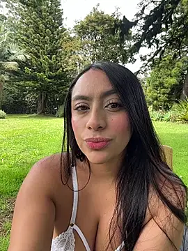 JuliettaGmz online show from 06/25/26, 03:06