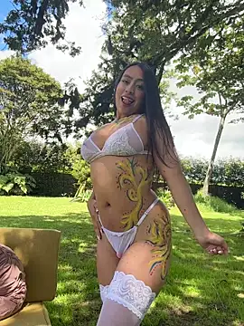 JuliettaGmz online show from 06/17/26, 04:39