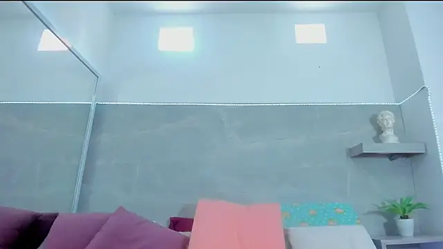 Kitty Dream01 online show from 04/20/26, 07:48