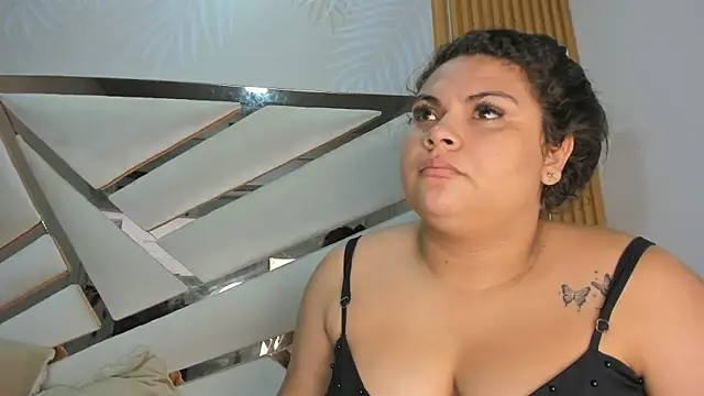 Snapshot of Eimy_Curvy chatting on 05/13/26, 05:14 Eimy Curvy online show from 05/13/26, 05:14
