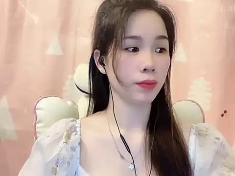 Snapshot of Luna3579 chatting on 05/06/26, 07:23 Luna3579 online show from 05/06/26, 07:23
