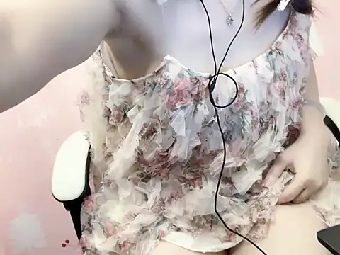 Luna3579 online show from 04/25/26, 09:23