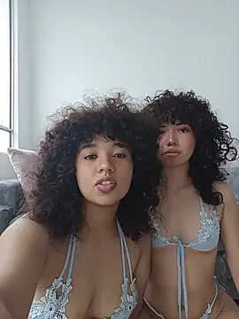 Chloe and Violeta online show from 07/23/26, 04:36