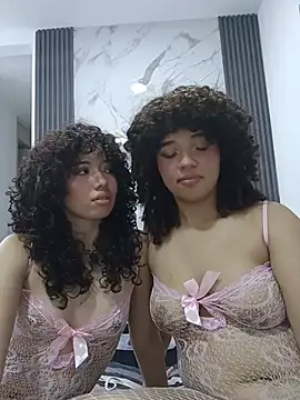 Chloe and Violeta online show from 08/09/26, 03:23