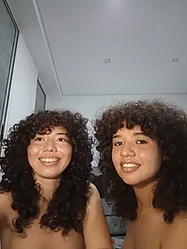 Chloe and Violeta online show from 07/22/26, 01:51