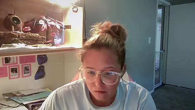 MUSCLEMOMMY1365 online show from 04/23/26, 04:19