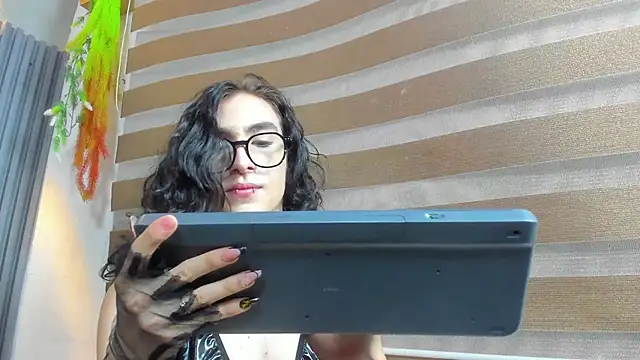 Snapshot of Shammy_rosse chatting on 06/19/26, 07:41 Shammy rosse online show from 06/19/26, 07:41