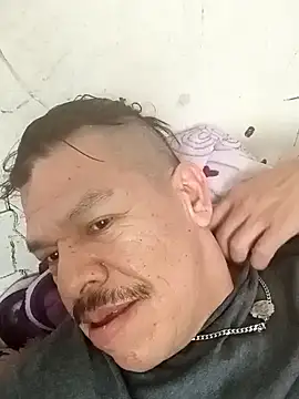 Snapshot of Oskr2024XXX chatting on 02/11/25, 10:18 Oskr2024XXX online show from 02/11/25, 10:18