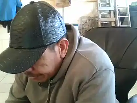 Snapshot of Oskr2024XXX chatting on 01/25/25, 08:00 Oskr2024XXX online show from 01/25/25, 08:00