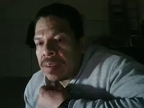 Snapshot of Oskr2024XXX chatting on 03/19/25, 06:14 Oskr2024XXX online show from 03/19/25, 06:14