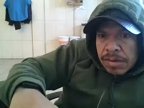 Snapshot of Oskr2024XXX chatting on 02/02/25, 03:28 Oskr2024XXX online show from 02/02/25, 03:28