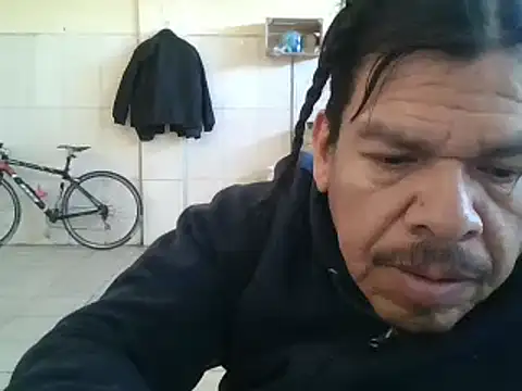 Snapshot of Oskr2024XXX chatting on 03/12/25, 08:31 Oskr2024XXX online show from 03/12/25, 08:31