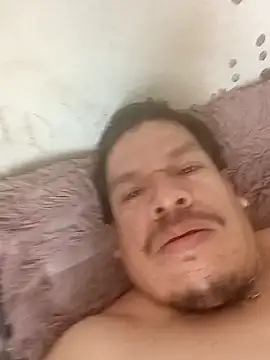 Snapshot of Oskr2024XXX chatting on 09/10/25, 04:28 Oskr2024XXX online show from 09/10/25, 04:28