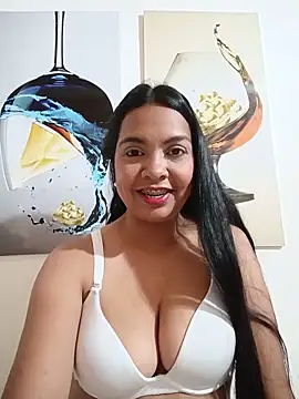 Silvana2927 online show from 06/06/26, 06:29
