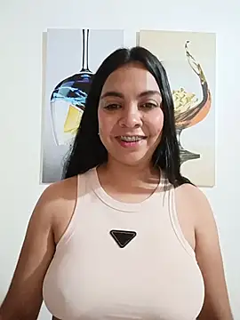 Snapshot of Silvana2927 chatting on 07/18/26, 07:39 Silvana2927 online show from 07/18/26, 07:39