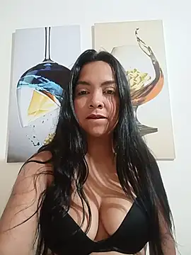 Snapshot of Silvana2927 chatting on 06/07/26, 07:24 Silvana2927 online show from 06/07/26, 07:24