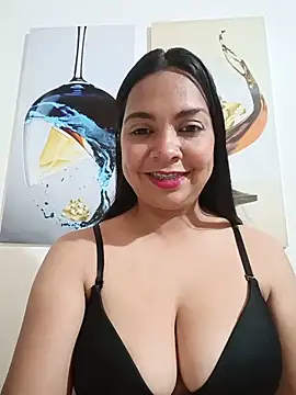 Silvana2927 online show from 05/13/26, 05:03