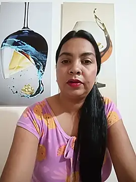 Snapshot of Silvana2927 chatting on 06/25/26, 06:29 Silvana2927 online show from 06/25/26, 06:29