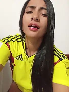 Snapshot of DaniellaGiraldo chatting on 07/03/26, 01:50 DaniellaGiraldo online show from 07/03/26, 01:50