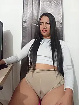 Snapshot of DaniellaGiraldo chatting on 06/30/26, 01:44 DaniellaGiraldo online show from 06/30/26, 01:44
