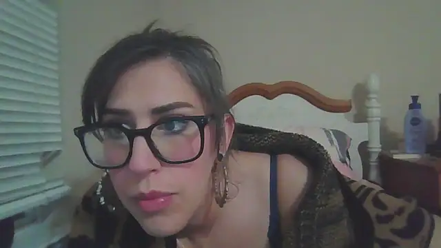 Snapshot of VenusOfEden chatting on 04/17/26, 03:09 VenusOfEden online show from 04/17/26, 03:09