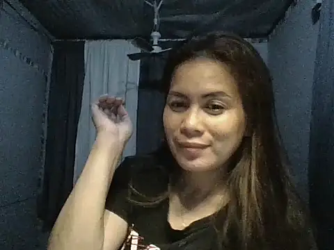 Snapshot of angelsRoom_go chatting on 04/14/26, 12:10 angelsRoom go online show from 04/14/26, 12:10