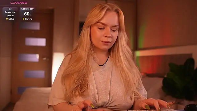 LisaLove3 online show from 06/04/26, 07:35
