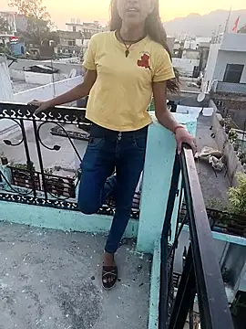 Priya7579 online show from 04/18/26, 01:13