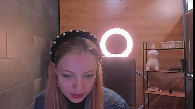 EmmaaMcDon online show from 04/26/26, 09:39