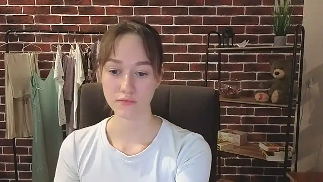 MichelleeGutierrez online show from 05/03/26, 02:31